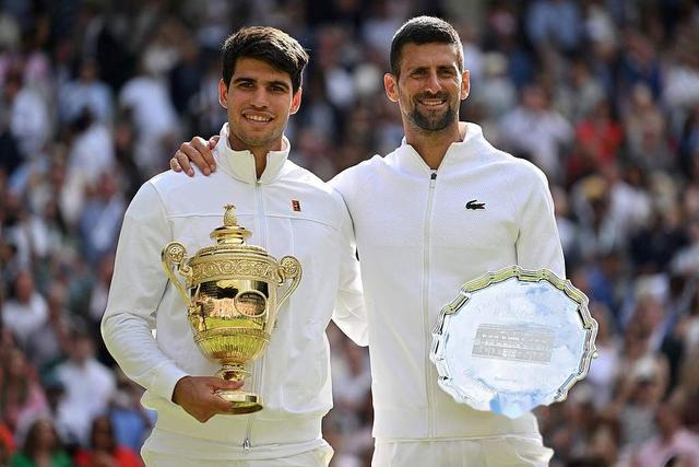 德约科维奇回归赛场,惊险取胜首场状态亮眼,中国队观众沸腾! 德约科维奇回归赛场,惊险取胜首场状态亮眼,中国队观众沸腾!